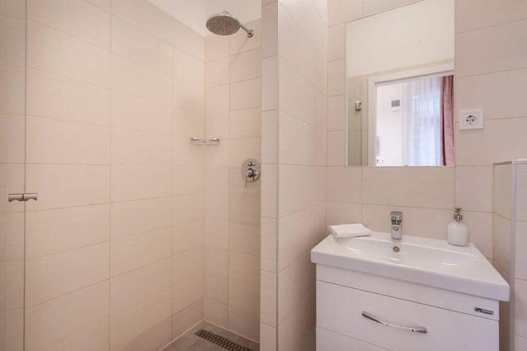Klauzal Garden City Apartments-Studio K22 Budapest Bagian luar foto